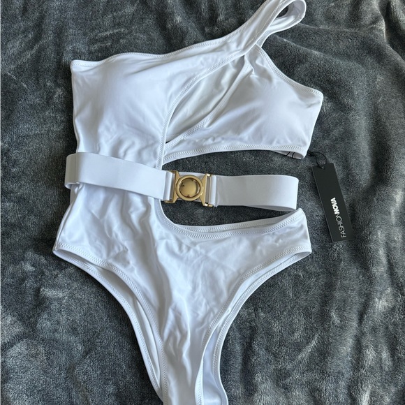 Cutout One Piece Swimsuit - White - Picture 2 of 6